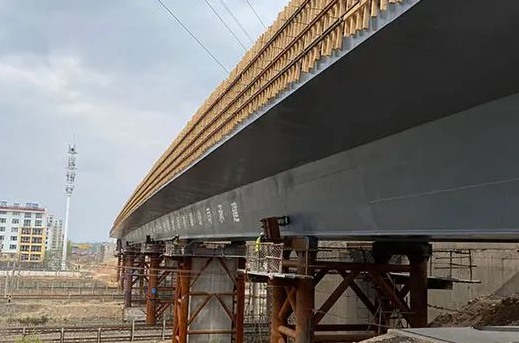 燕莊公鐵立交橋